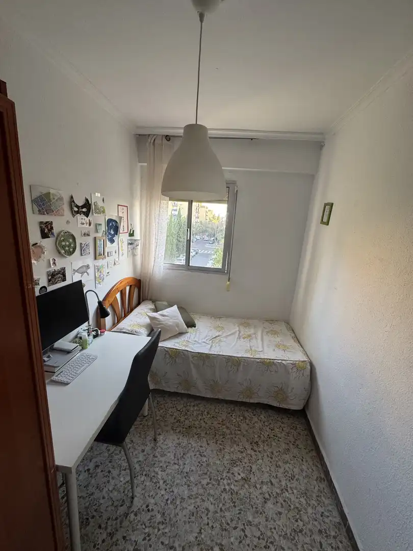 Habitación de Piso para compartir en Sevilla con Aire acondicionado, Terraza y Amueblado