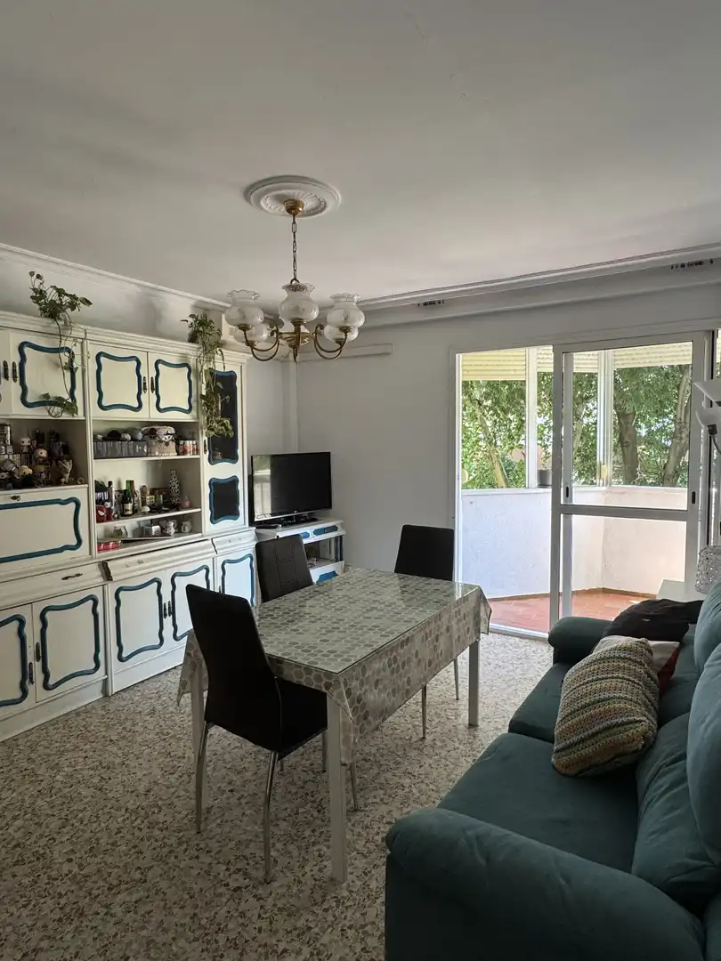 Comedor de Piso para compartir en Sevilla con Aire acondicionado, Terraza y Amueblado