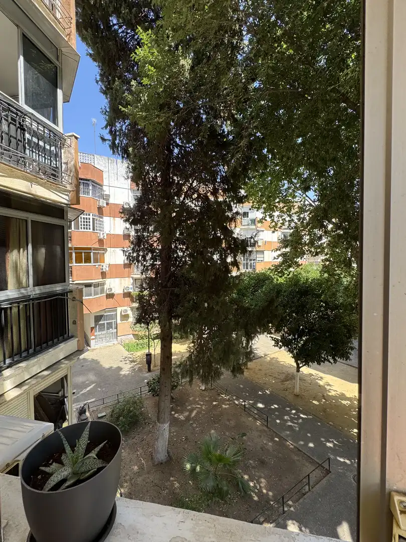 Vista exterior de Piso para compartir en Sevilla con Aire acondicionado, Terraza y Amueblado
