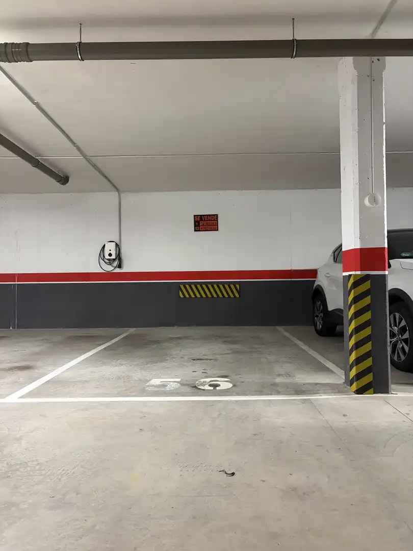 Aparcament de Garatge en venda en  Logroño