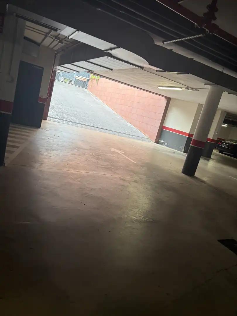 Aparcament de Garatge en venda en  Logroño