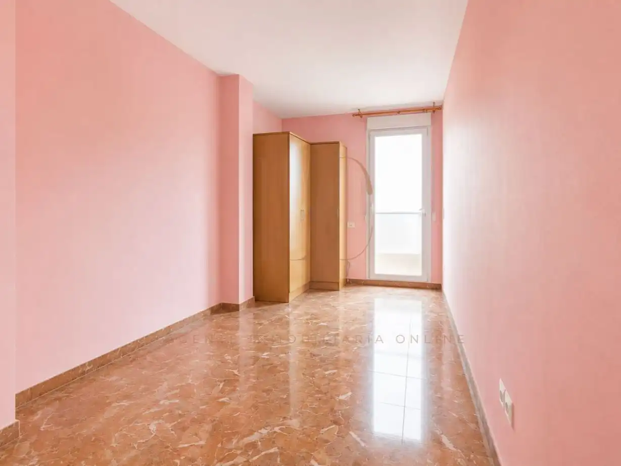 Piso en venta en Carrer Carinyena, 25, Cariñena - Carinyena Habitación de Piso en venta en Vila-real con Aire acondicionado, Terraza y Balcón