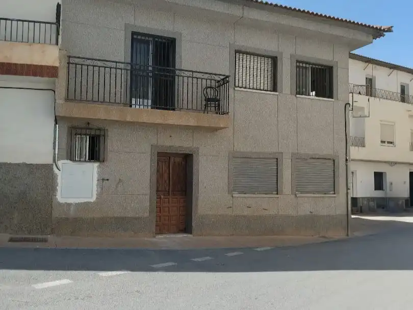 Piso en venta en Calle Real, 17, Darro Vista exterior de Piso en venta en Darro con Parking comunitario y Balcón