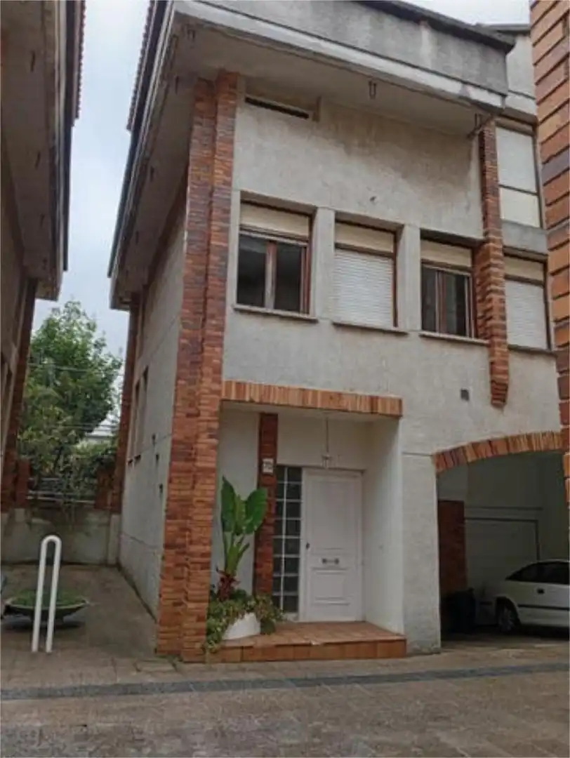 Casa adosada en venta en Peñacastillo - Nueva Montaña Vista exterior de Casa adosada en venta en Santander con Calefacción, Jardín privado y Terraza