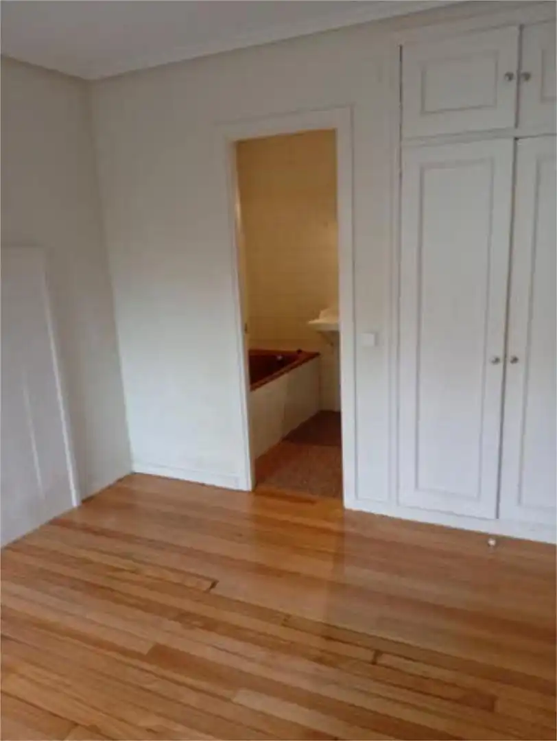Casa adosada en venta en Peñacastillo - Nueva Montaña Baño de Casa adosada en venta en Santander con Calefacción, Jardín privado y Terraza