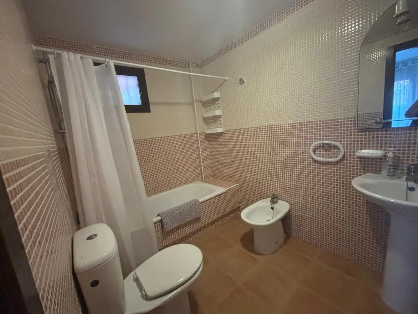 Apartments for rent in Urbanización Collados Zieschang, Los Collados - Los Geraneos Bathroom of Apartments for rent in Águilas with Air Conditioner, Heating and Private garden