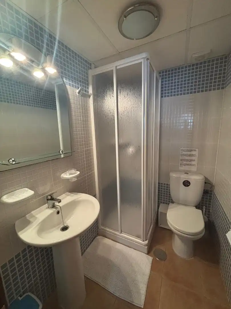 Apartments for rent in Urbanización Collados Zieschang, Los Collados - Los Geraneos Bathroom of Apartments for rent in Águilas with Air Conditioner, Heating and Private garden