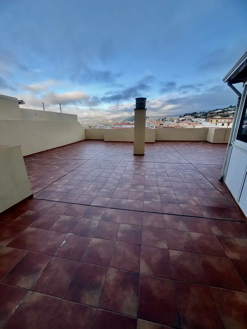 Piso en venta en Calle de García Estrada, 8, Los Realejos pueblo Terraza de Piso en venta en Los Realejos con Terraza, Trastero y Amueblado