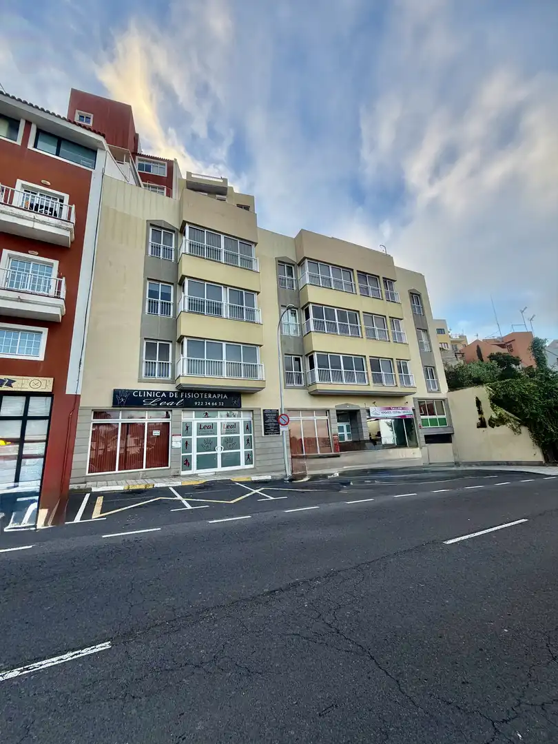 Piso en venta en Calle de García Estrada, 8, Los Realejos pueblo Vista exterior de Piso en venta en Los Realejos con Terraza, Trastero y Amueblado