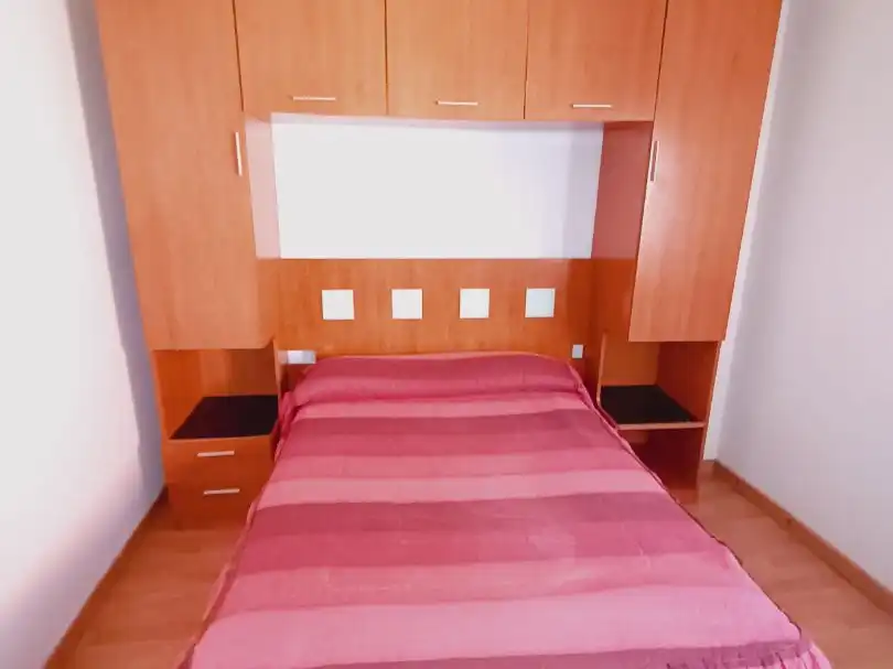 Wohnung zur Miete in Avenida San Andrés, 26, Cimanes del Tejar Schlafzimmer von Wohnung zur Miete in Cimanes del Tejar mit Heizung, Abstellraum und Möbliert