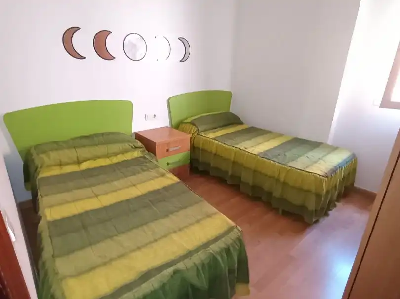 Wohnung zur Miete in Avenida San Andrés, 26, Cimanes del Tejar Schlafzimmer von Wohnung zur Miete in Cimanes del Tejar mit Heizung, Abstellraum und Möbliert