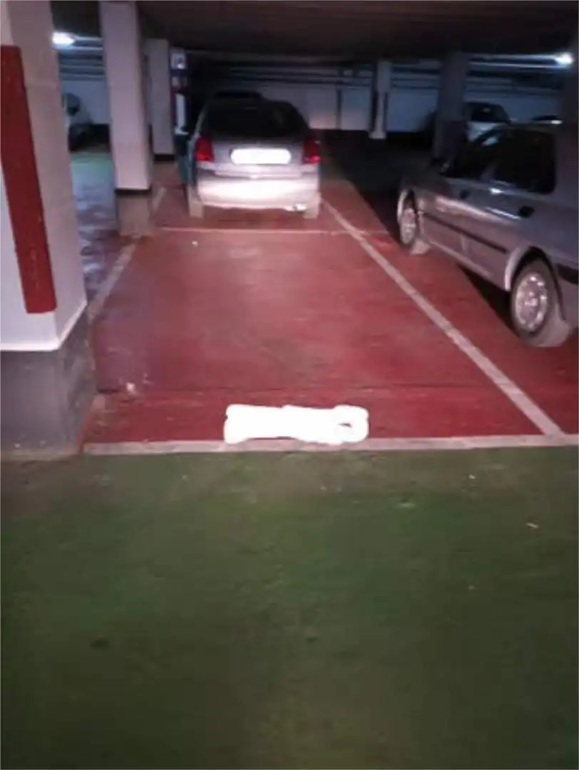 Garage zur Miete in El Pilar Außenansicht von Garage zur Miete in Vitoria - Gasteiz