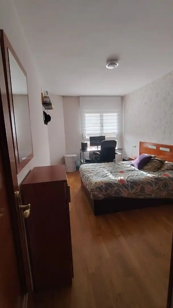 Zimmer in Calle Gordon Ordás, 10, Las Eras de Renueva Zimmer in Calle Gordon Ordás, 10, Las Eras de Renueva