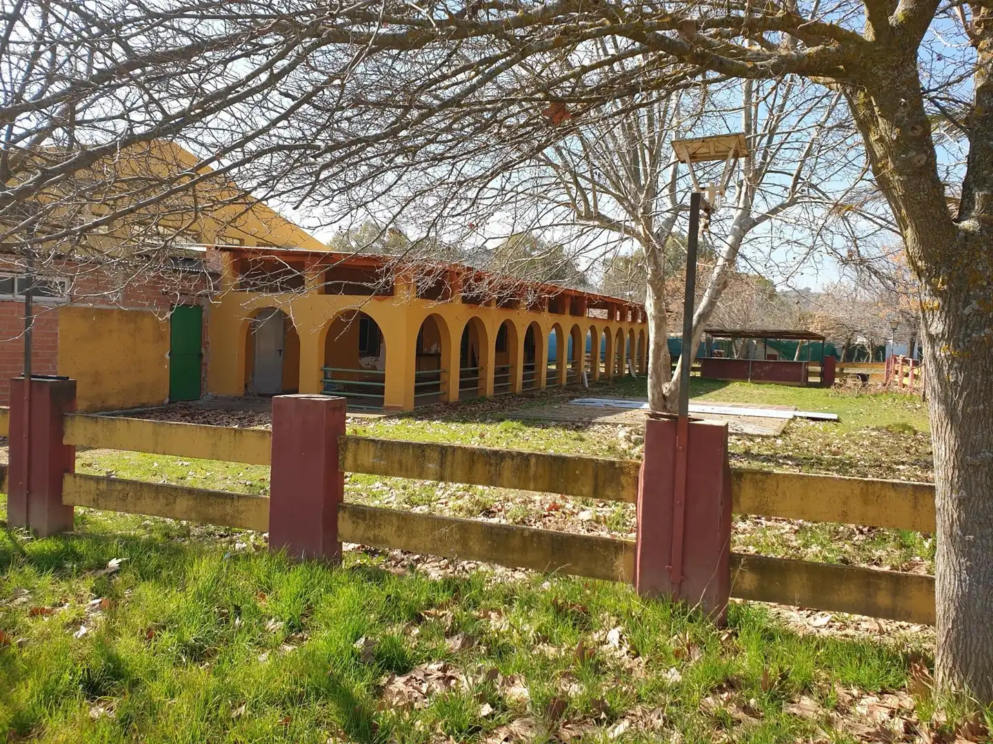 Finca rústica en venda a Urbanización las Encinas, 12a, San Roque - La Cruz - La Rozuela Vista exterior de Finca rústica en venda en Linares amb Aire condicionat, Terrassa i Piscina