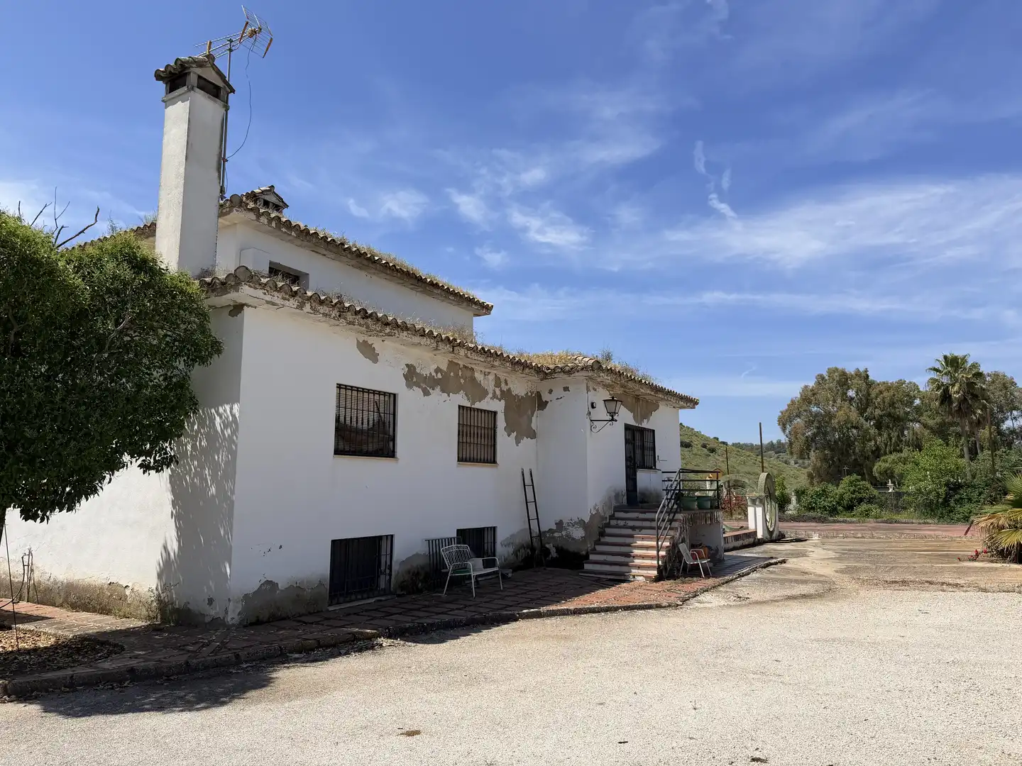 Finca rústica en venda a Urbanización las Encinas, 12a, San Roque - La Cruz - La Rozuela Vista exterior de Finca rústica en venda en Linares amb Aire condicionat, Terrassa i Piscina