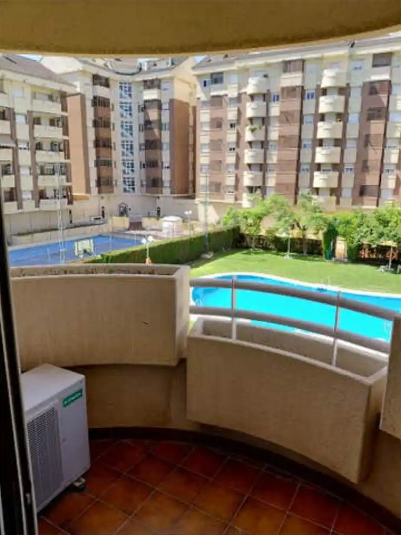 Apartamento de alquiler en Renfe - Bulevar 1ª y 2ª Fase Piscina de Apartamento de alquiler en Jaén con Calefacción, Jardín privado y Terraza