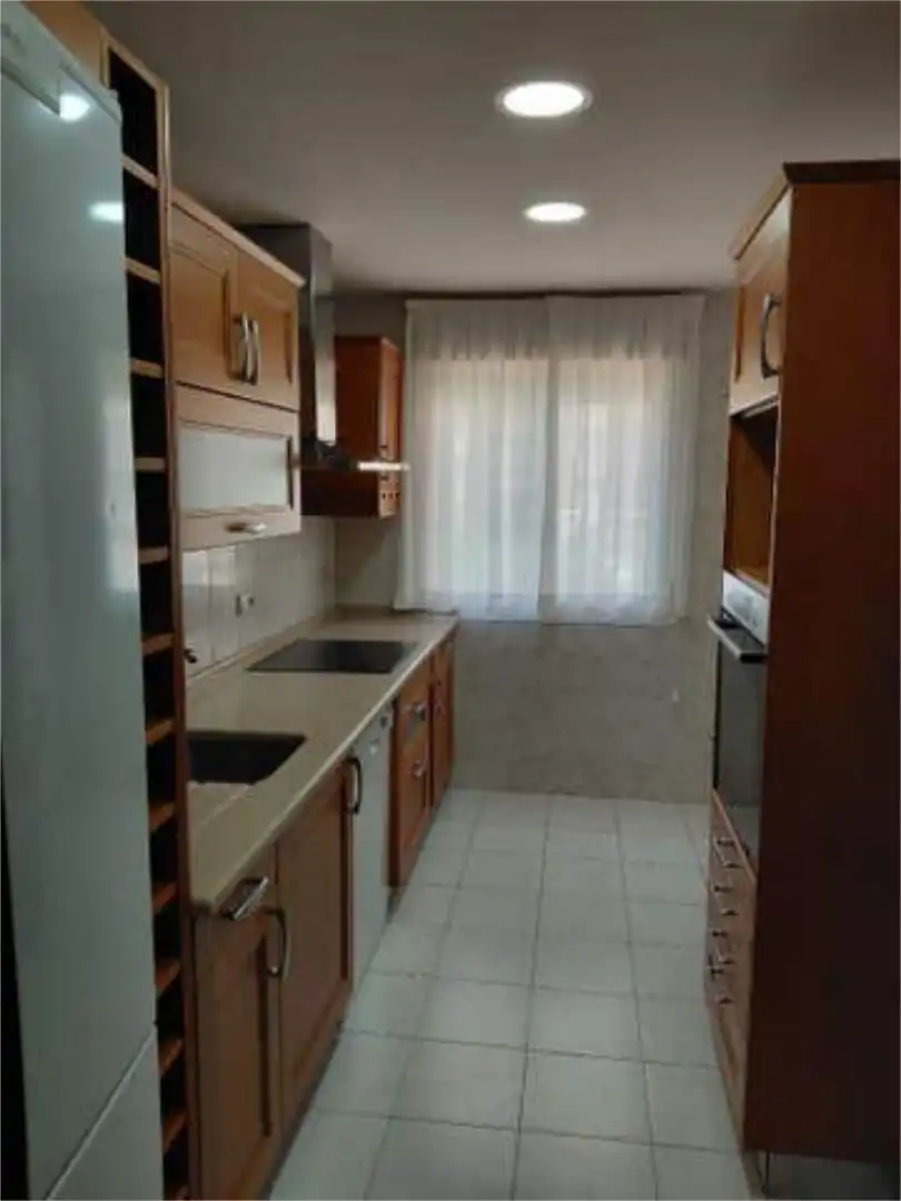 Apartamento de alquiler en Renfe - Bulevar 1ª y 2ª Fase Cocina de Apartamento de alquiler en Jaén con Calefacción, Jardín privado y Terraza