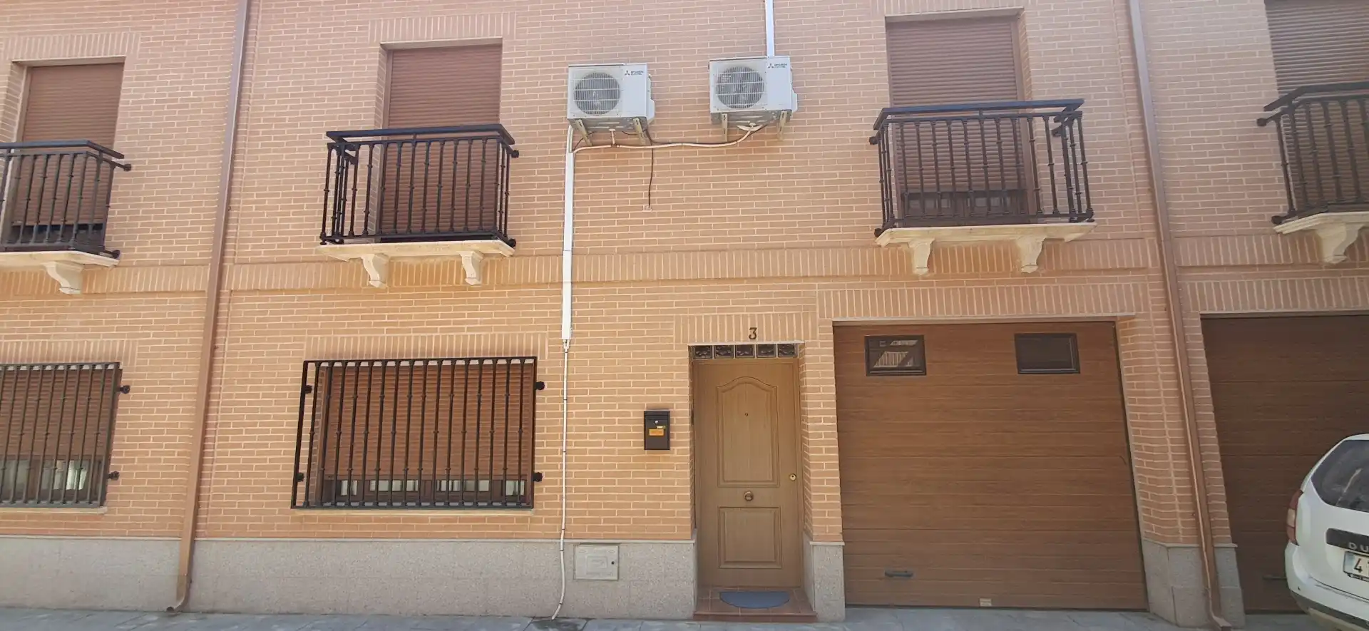 Detached homes for sale in Calle Rasillo del Humilladero, La Solana Exterior view of Detached homes for sale in La Solana with Air Conditioner, Heating and Terrace