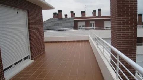 Piso de alquiler en Calle Benito Pérez Galdós, 33, Universidad - Las Huelgas, Burgos Capital - imagen 4 Foto 4 de Piso de alquiler en Calle Benito Pérez Galdós, 33, Universidad - Las Huelgas, Burgos Capital