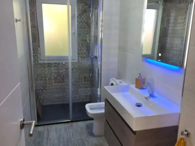 Piso de alquiler en Avenida Herrera Oria, 42, Alisal - San Román Baño de Piso de alquiler en Santander con Calefacción, Parquet y Trastero