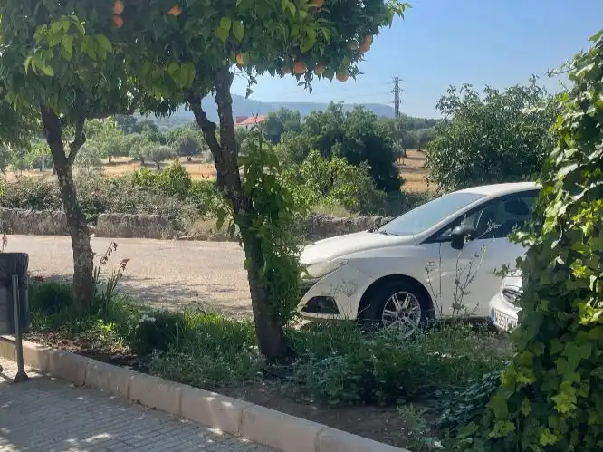 Casa o xalet en venda a Calle Sol, 9, Barcarrota Aparcament de Casa o xalet en venda en Barcarrota