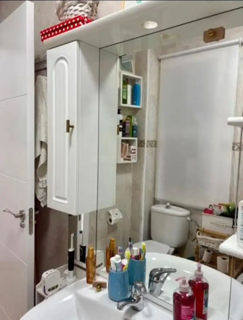 Baño de Piso de alquiler en Ourense Capital  con Aire acondicionado, Terraza y Trastero