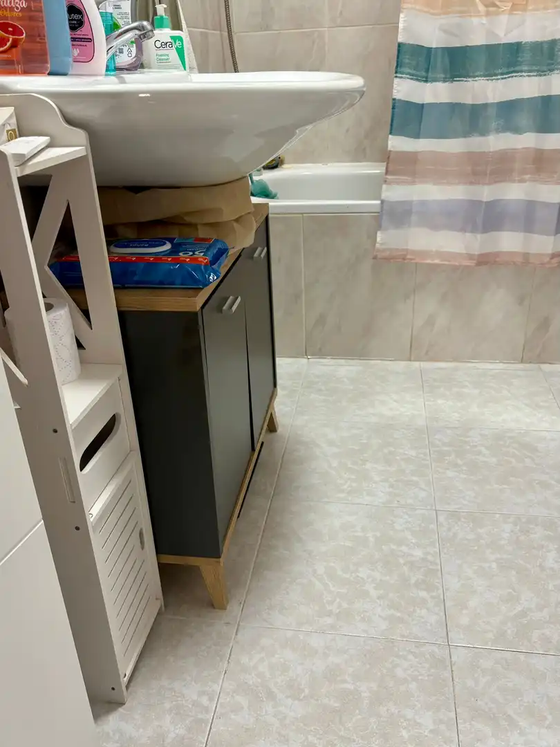 Baño de Piso de alquiler en Ourense Capital  con Aire acondicionado, Terraza y Trastero
