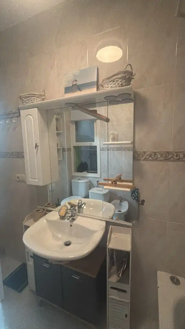 Baño de Piso de alquiler en Ourense Capital  con Aire acondicionado, Terraza y Trastero