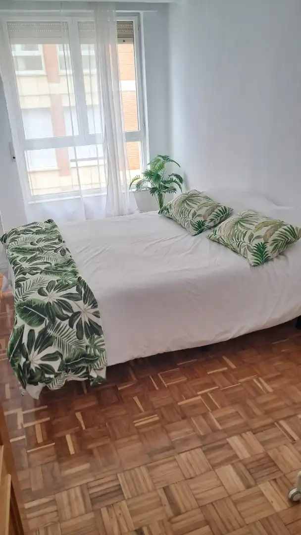 Piso de alquiler en Calle San Fernando, 88, Cuatro Caminos Habitación de Piso de alquiler en Santander con Calefacción, Parquet y Amueblado