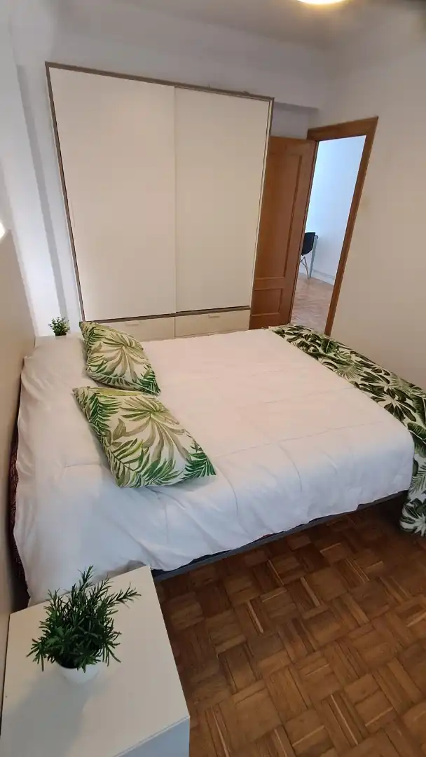 Piso de alquiler en Calle San Fernando, 88, Cuatro Caminos Habitación de Piso de alquiler en Santander con Calefacción, Parquet y Amueblado