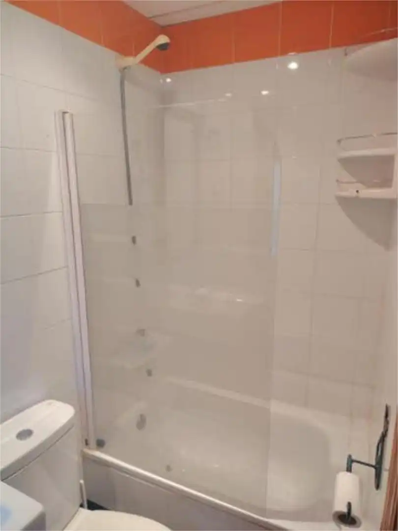 Baño de Apartamento de alquiler en Córdoba con Terraza y Amueblado