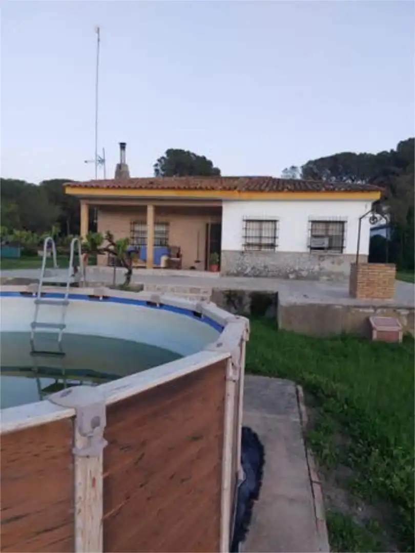 Casa adosada en venta en Lucena del Puerto Vista exterior de Casa adosada en venta en Lucena del Puerto con Terraza y Trastero