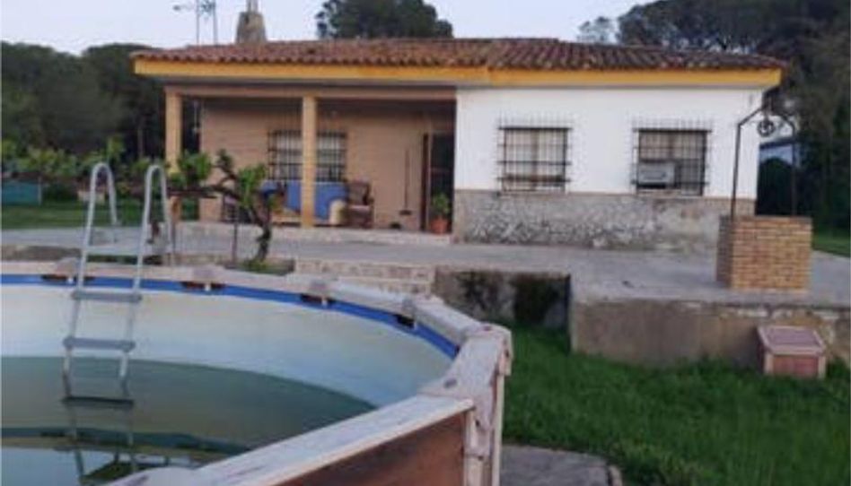 Casa adosada en venta en Lucena del Puerto, Huelva - imagen 1 Foto 1 de Casa adosada en venta en Lucena del Puerto, Huelva