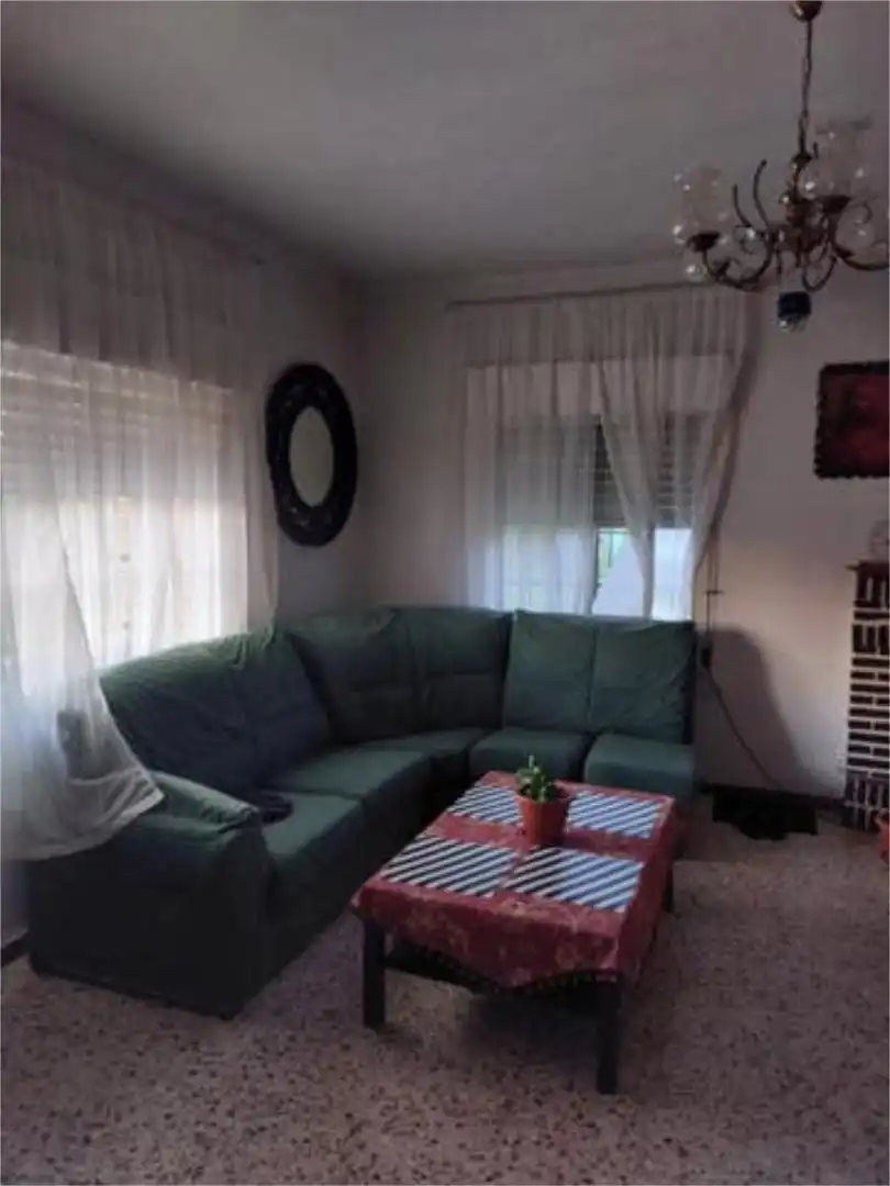 Casa adosada en venta en Lucena del Puerto Sala de estar de Casa adosada en venta en Lucena del Puerto con Terraza y Trastero