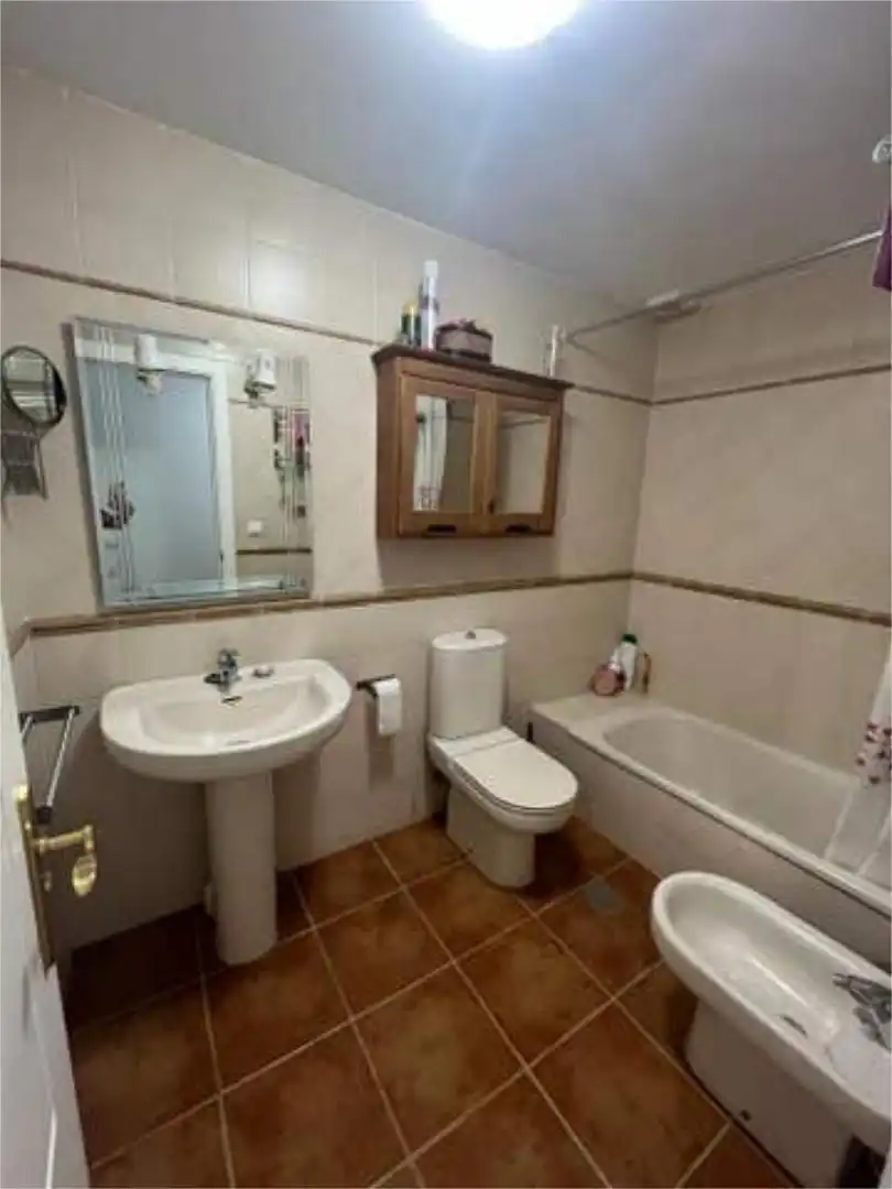 Baño de Piso de alquiler en Mérida con Calefacción, Trastero y Amueblado