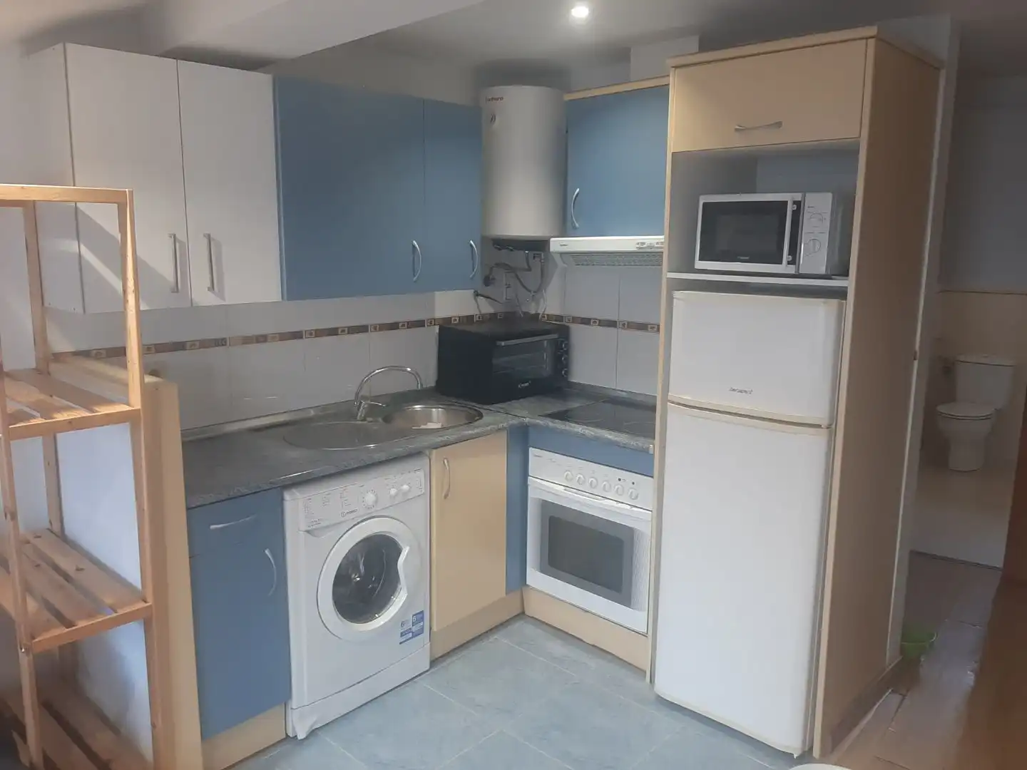 Flat for rent in Calle de San Blas, 6, San Pablo Kitchen of Flat for rent in Zaragoza with Air Conditioner, Heating and Parquet flooring