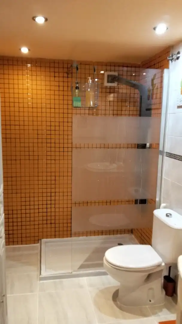 Piso en venta en Rúa Río Barcés, 5, Cambre Baño de Piso en venta en Cambre con Parquet, Trastero y Parking comunitario