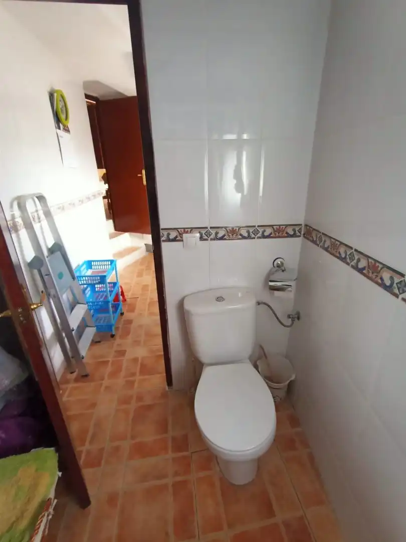 Einfamilien-Reihenhaus zum Verkauf in Calle Doctores Pardo Moreno, 19, Partaloa Badezimmer von Einfamilien-Reihenhaus zum Verkauf in Partaloa mit Möbliert