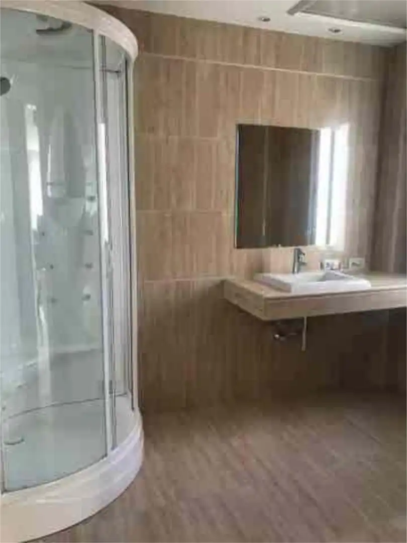 Ático de alquiler en Zafra Baño de Ático de alquiler en Zafra con Calefacción, Terraza y Amueblado