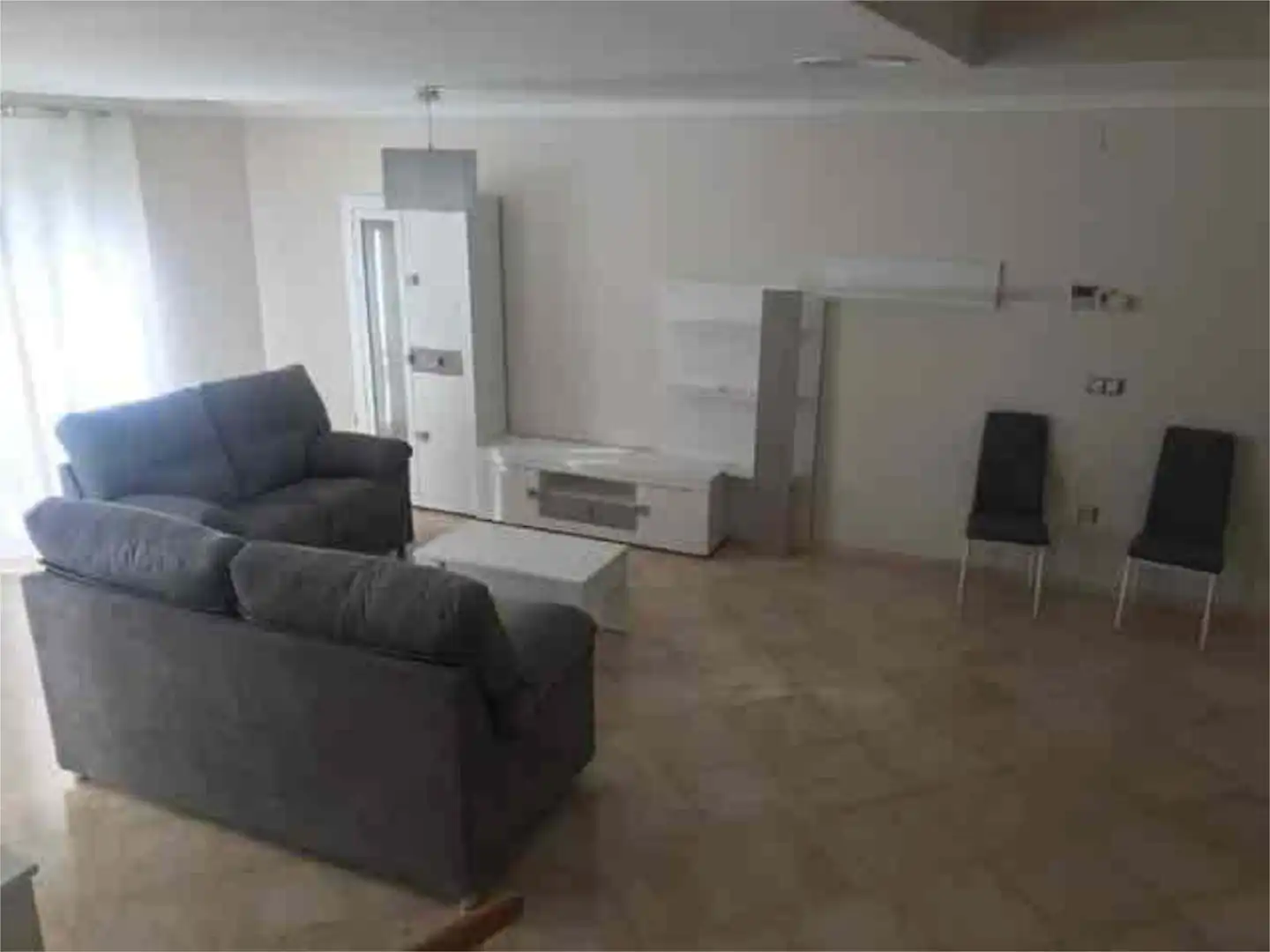 Ático de alquiler en Zafra Sala de estar de Ático de alquiler en Zafra con Calefacción, Terraza y Amueblado