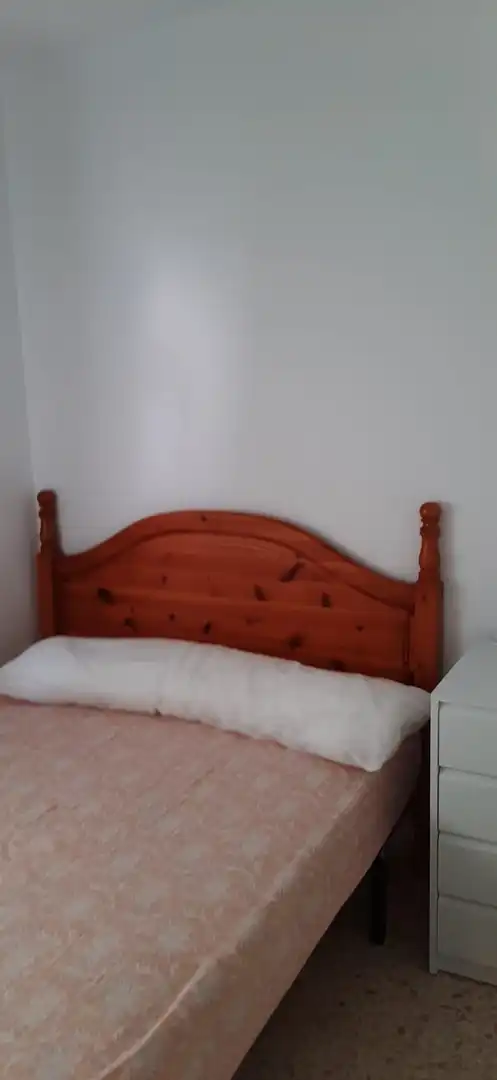 Schlafzimmer von Einfamilien-Reihenhaus zur Miete in Almonte mit Balkon