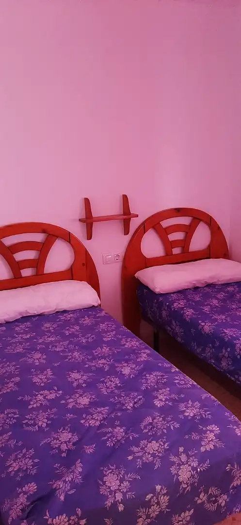 Schlafzimmer von Einfamilien-Reihenhaus zur Miete in Almonte mit Balkon