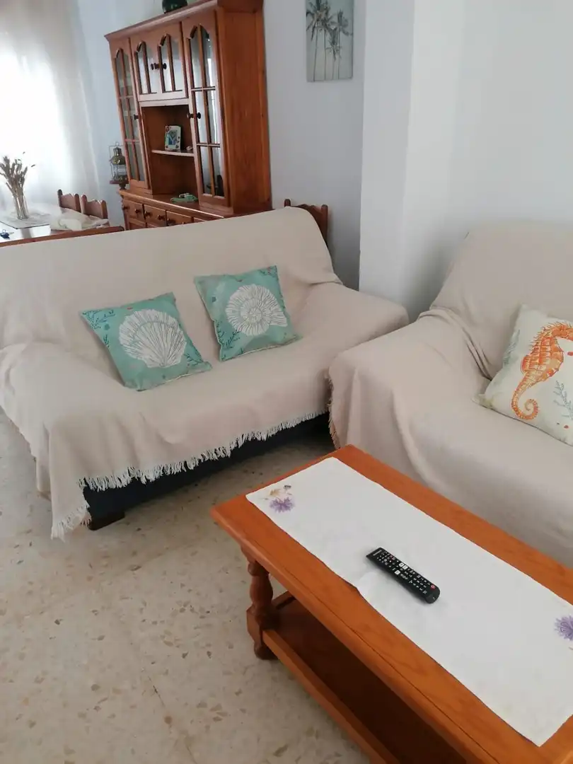 Wohnzimmer von Einfamilien-Reihenhaus zur Miete in Almonte mit Balkon