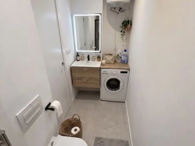 Bathroom of Flat for sale in  Madrid Capital