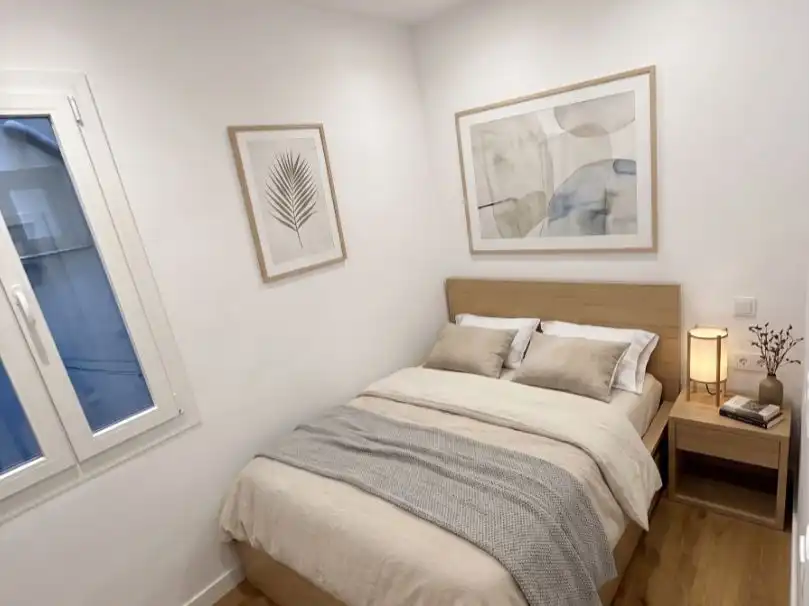 Bedroom of Flat for sale in  Madrid Capital