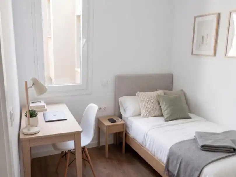Bedroom of Flat for sale in  Madrid Capital