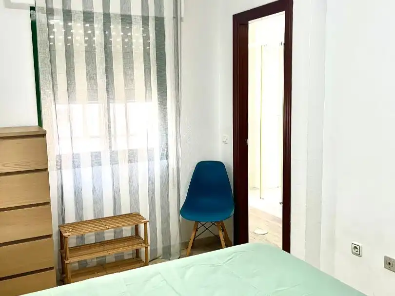Habitación de Piso de alquiler en Sevilla con Aire acondicionado, Calefacción y Amueblado