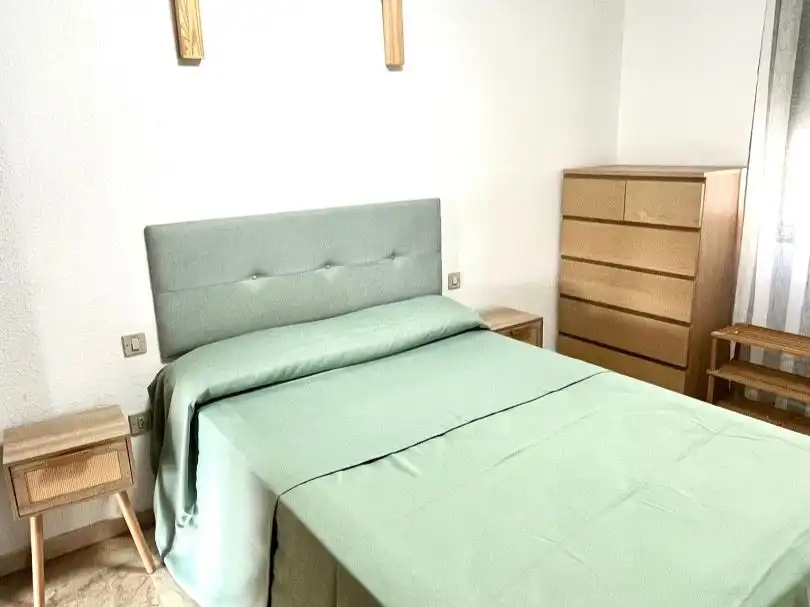 Habitación de Piso de alquiler en Sevilla con Aire acondicionado, Calefacción y Amueblado