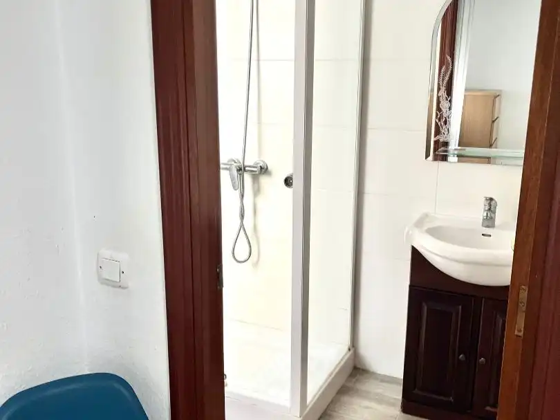 Baño de Piso de alquiler en Sevilla con Aire acondicionado, Calefacción y Amueblado