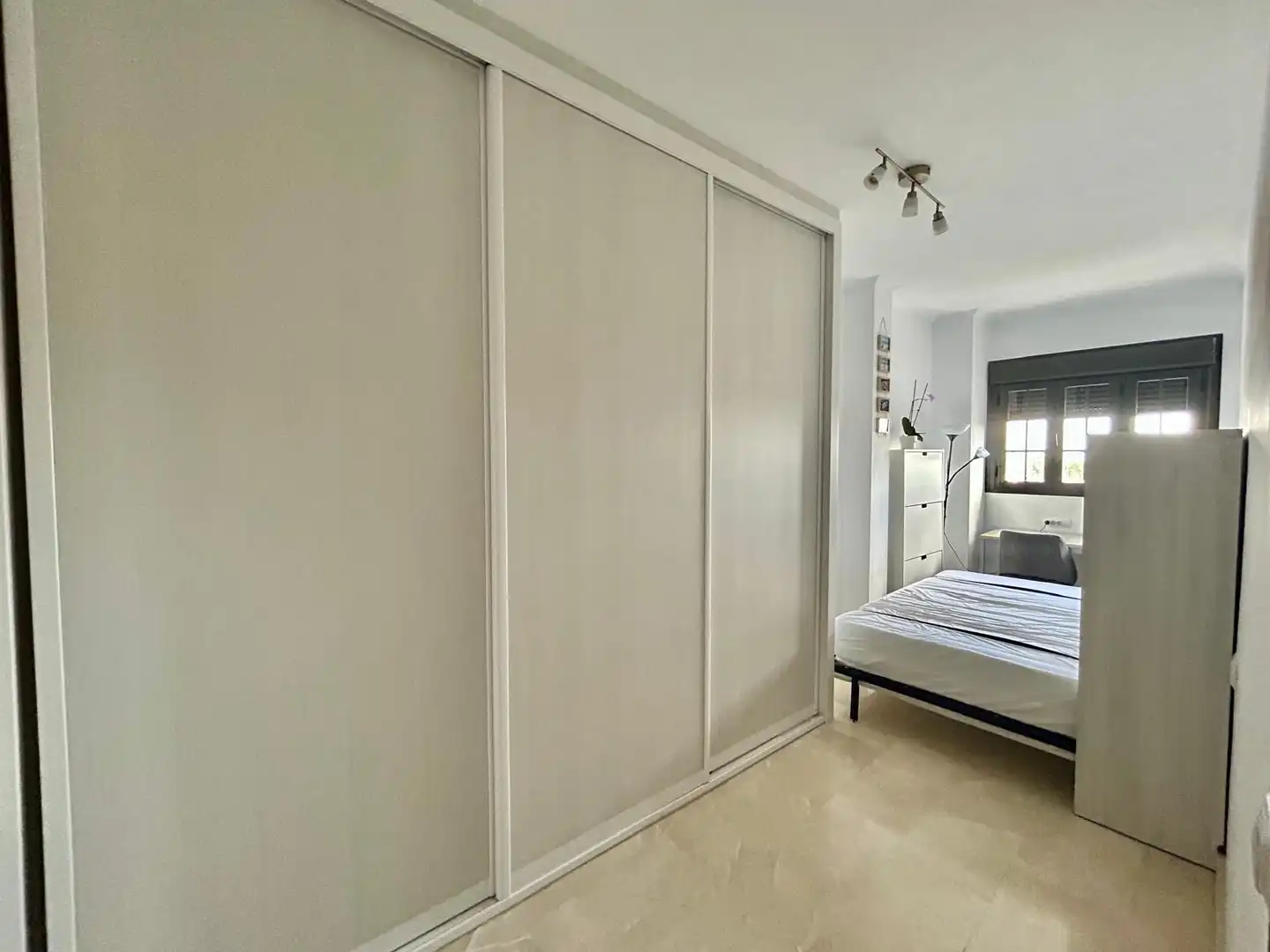 Piso de alquiler en Avenida Italia, 69, Centro Habitación de Piso de alquiler en Huelva con Aire acondicionado, Calefacción y Amueblado